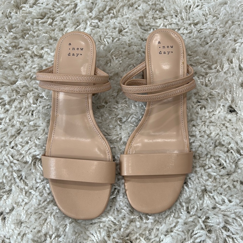 A NEW DAY OPEN TOE NUDE HEAL SIZE 9